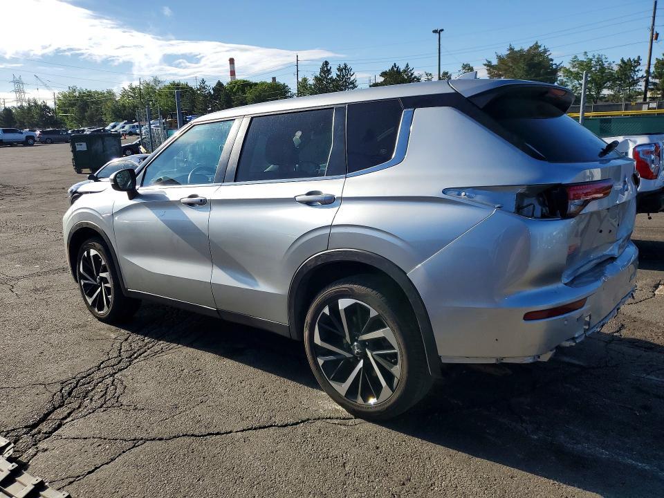2022 Mitsubishi Outlander es