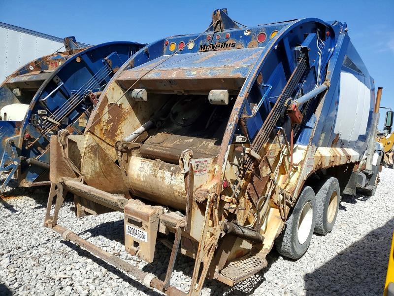 2011 International 7400 Refuse Truck