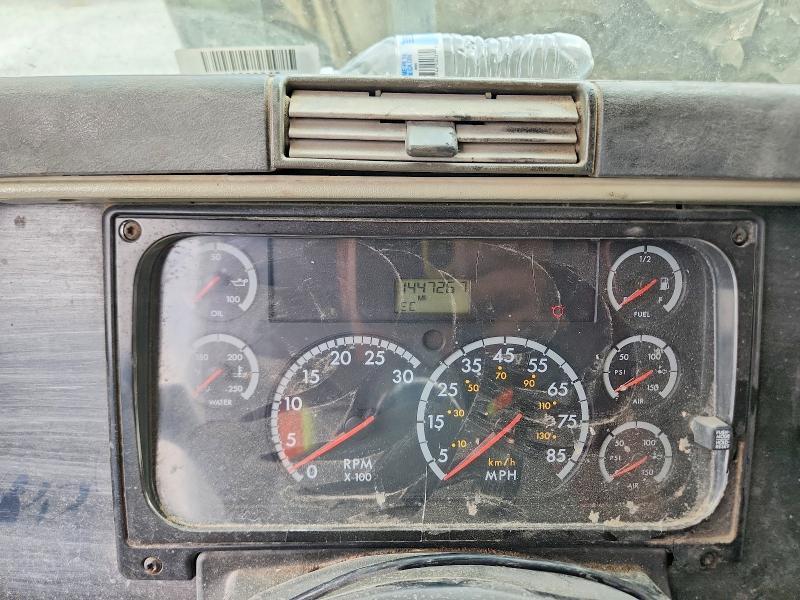 2006 Freightliner Columbia 120 Semi Truck