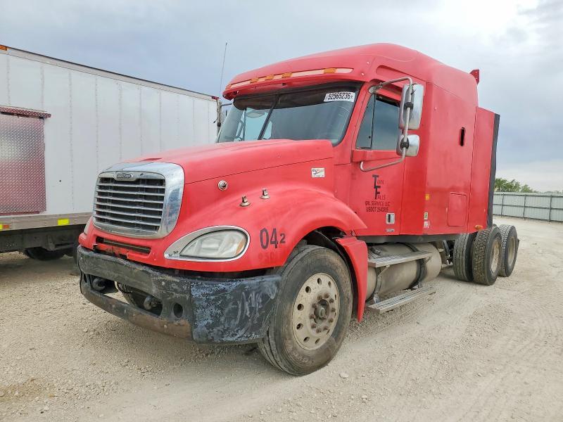 2004 Freightliner Columbia 120 Semi Truck