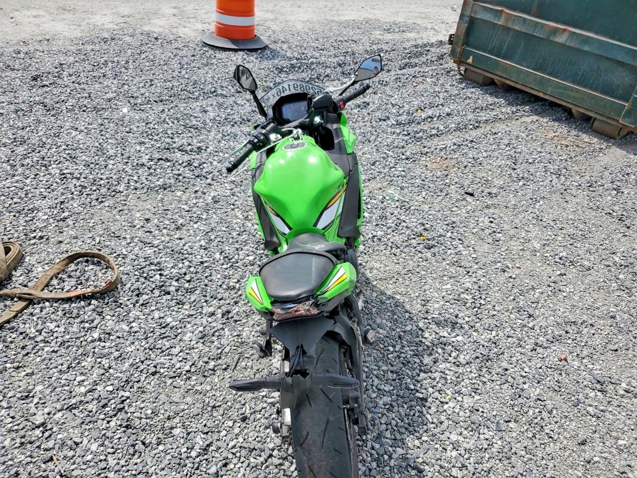 2025 Kawasaki EX650 P