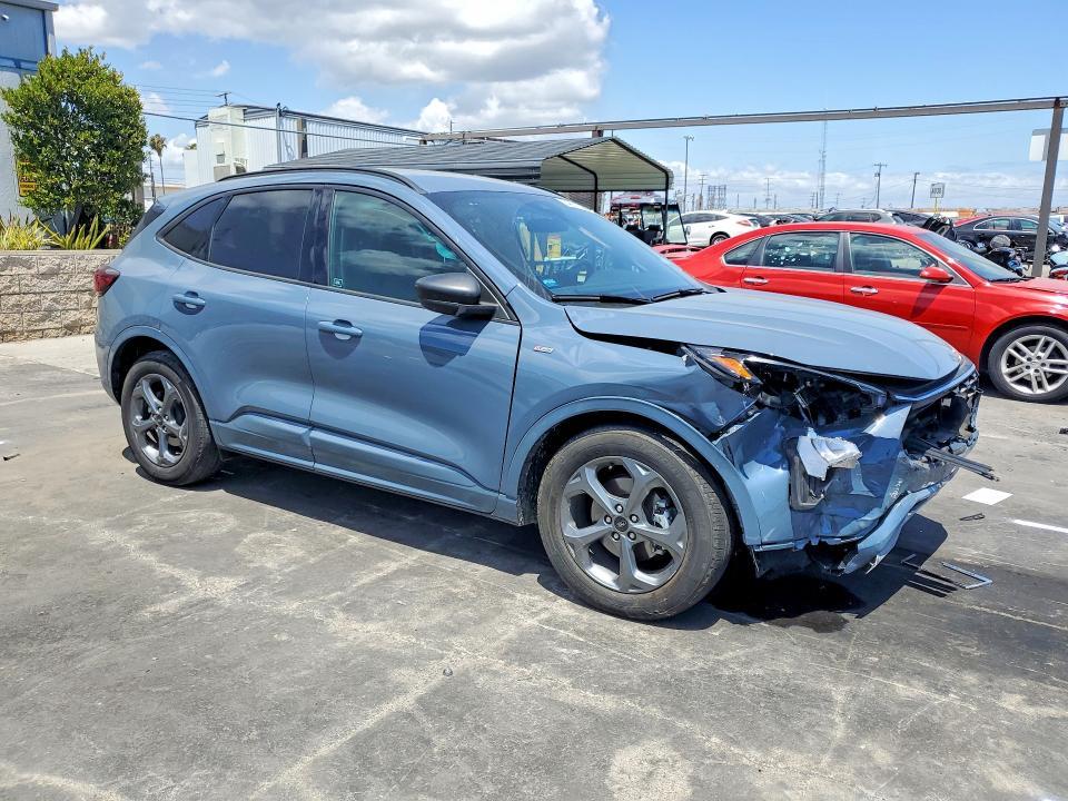 2023 Ford Escape st Line