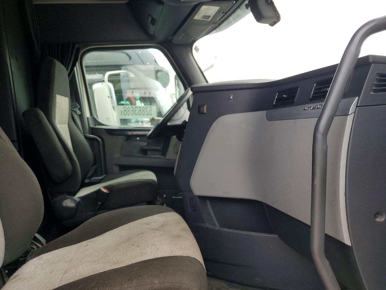 2019 Freigliner 2019 Freightliner Cascadia 126 Semi Truck