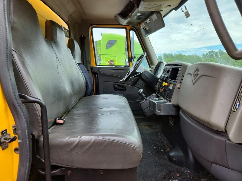 2019 International 4300 BOX Truck