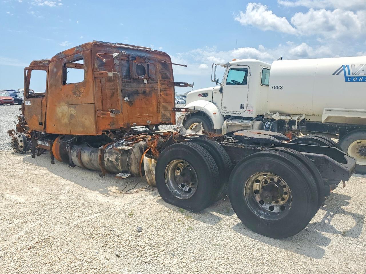 2023 Volv O VNL Semi Truck