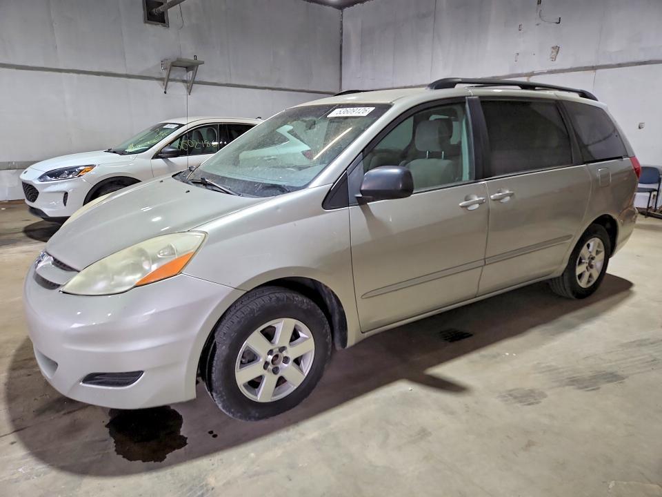 2009 Toyota Sienna le 7-passenger