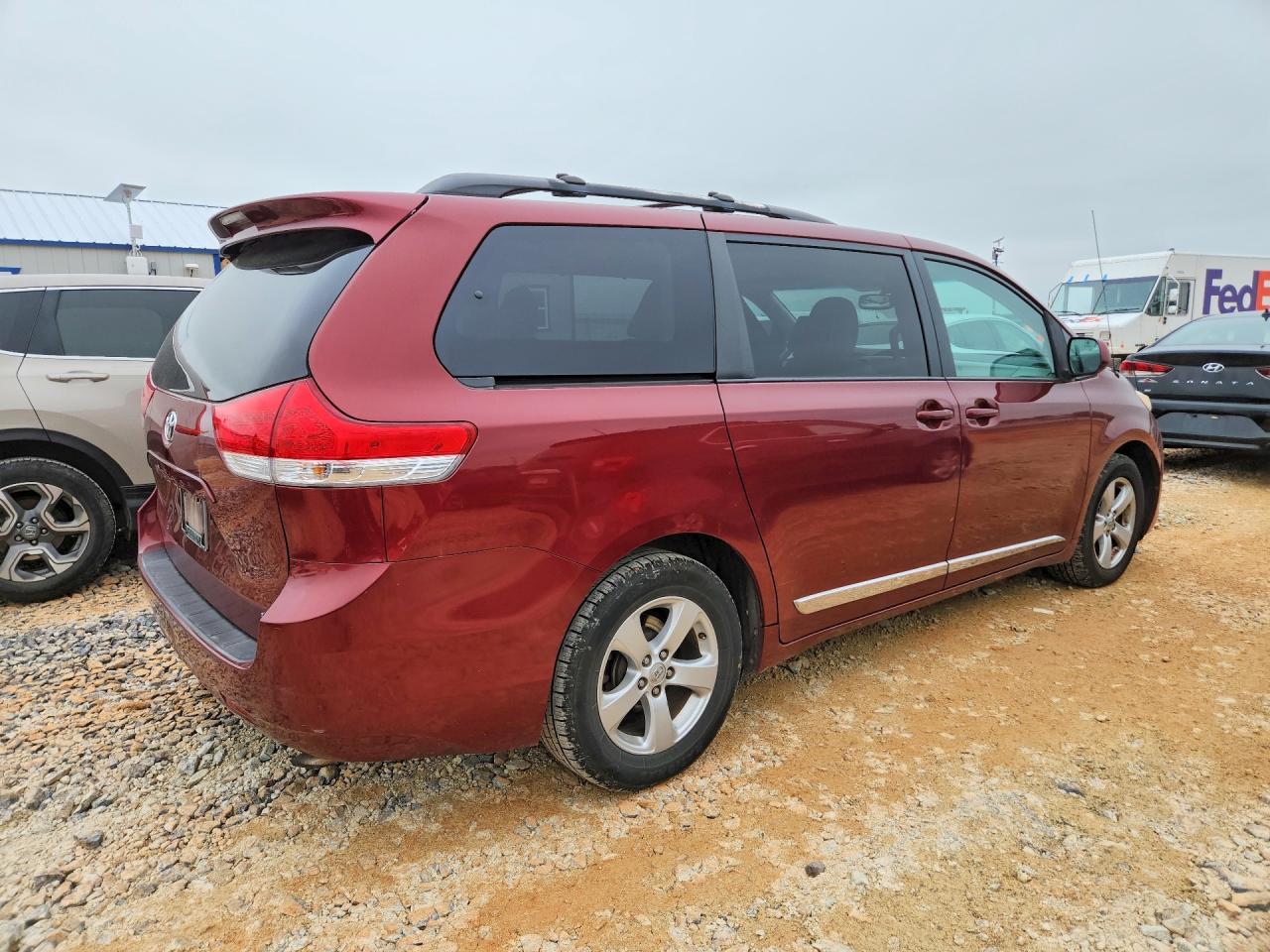 2013 Toyota Sienna le