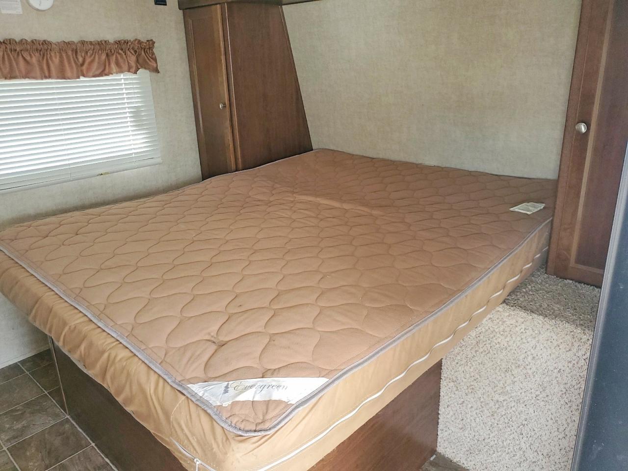 2016 Kutb 2016 Keystone Hideout Camper