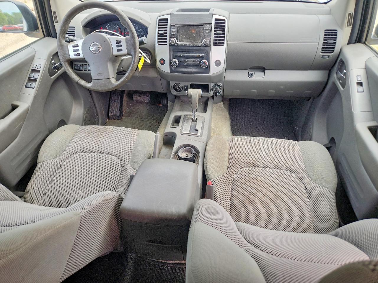 2016 Nissan Frontier SV