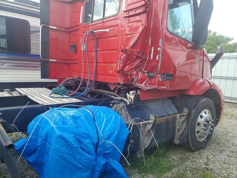 2020 Volv O VNR Semi Truck