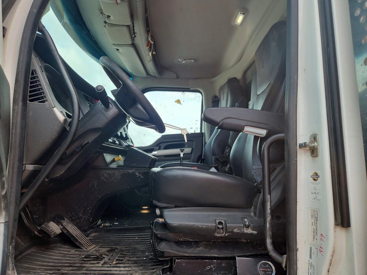 2022 Kenworth T880 Dump Truck