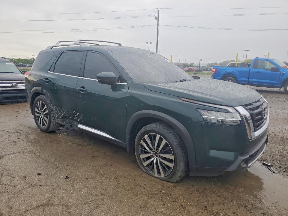 2022 Nissan Pathfinder Platinum