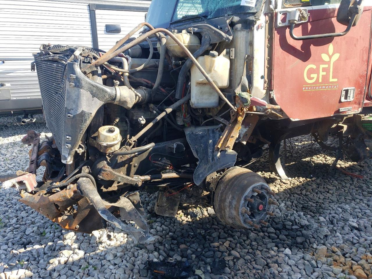 2007 Freigliner Conventional Columbia