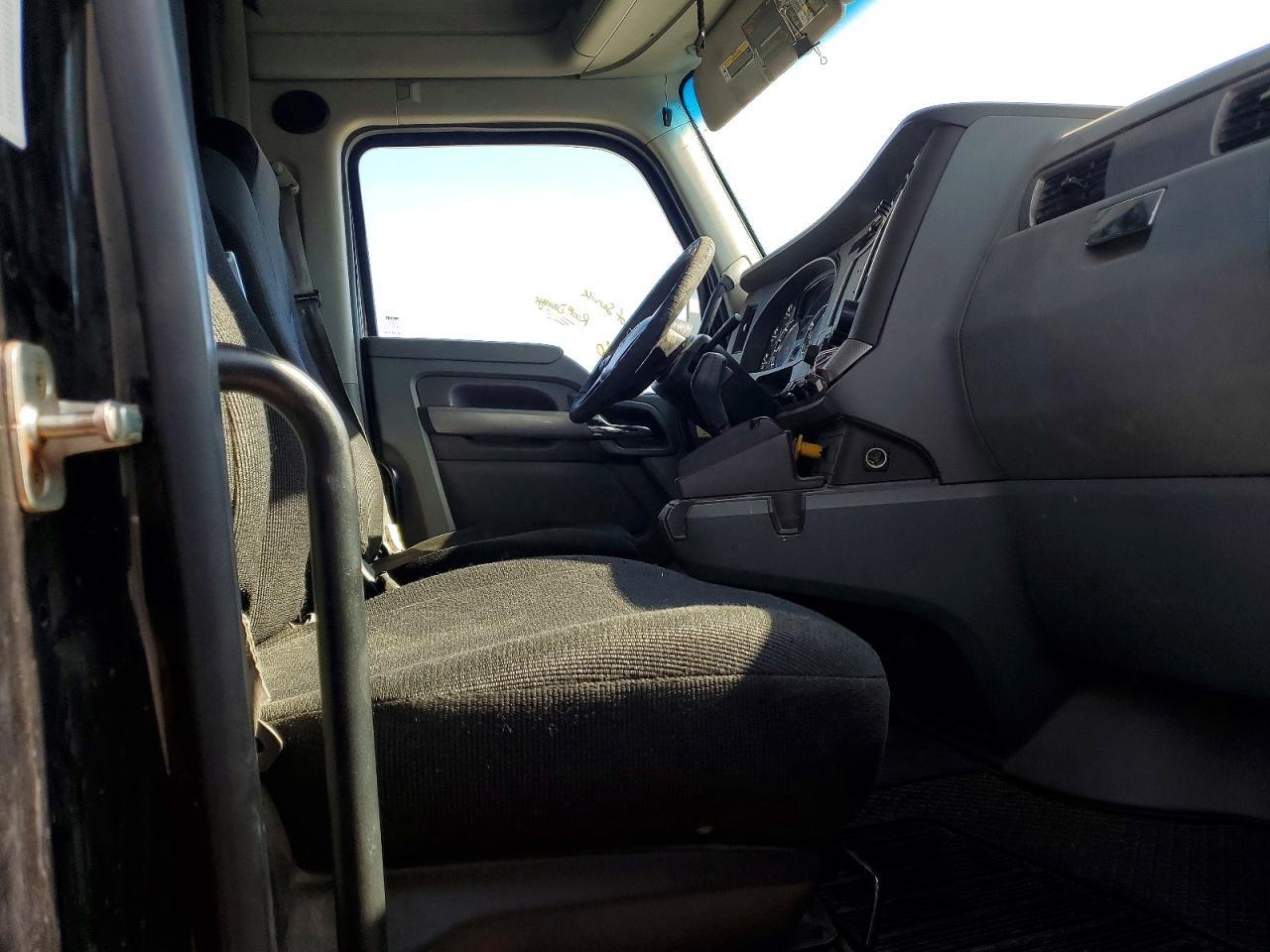 2018 Kenworth T680 Semi Truck