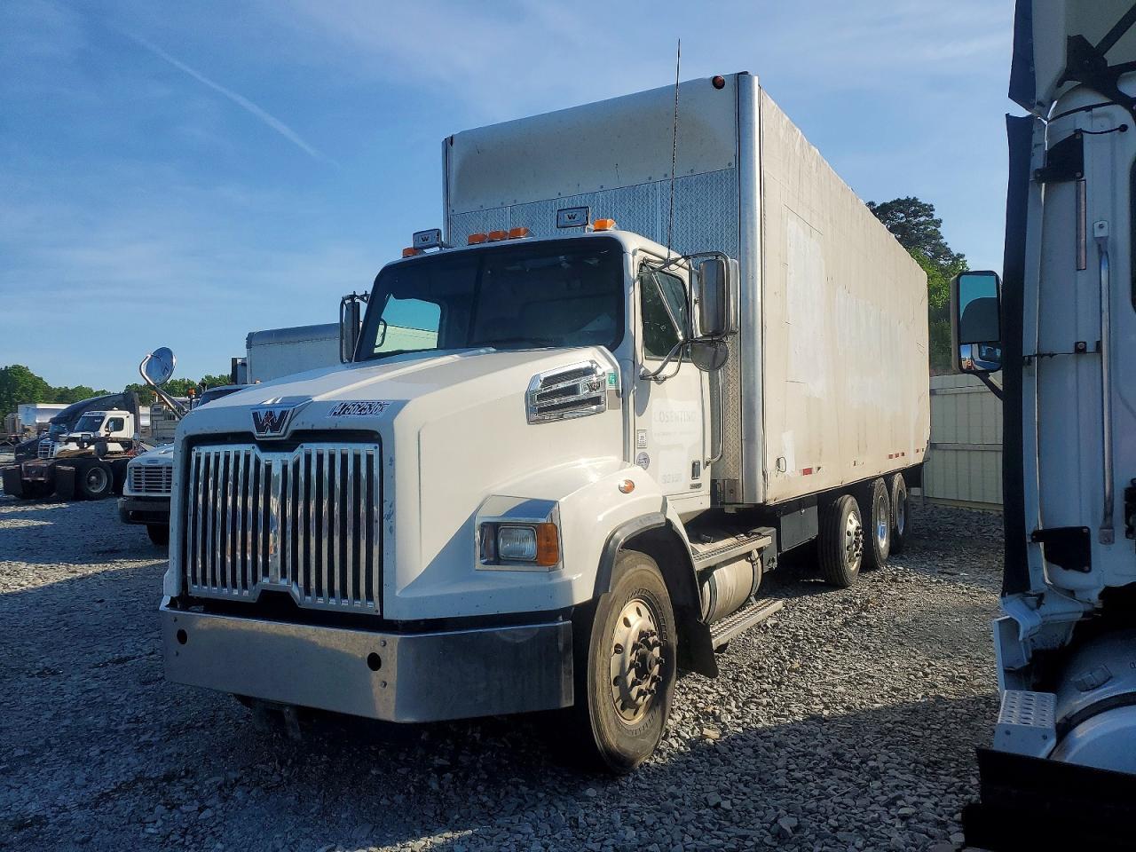 2019 Western Star 4700 BOX Truck