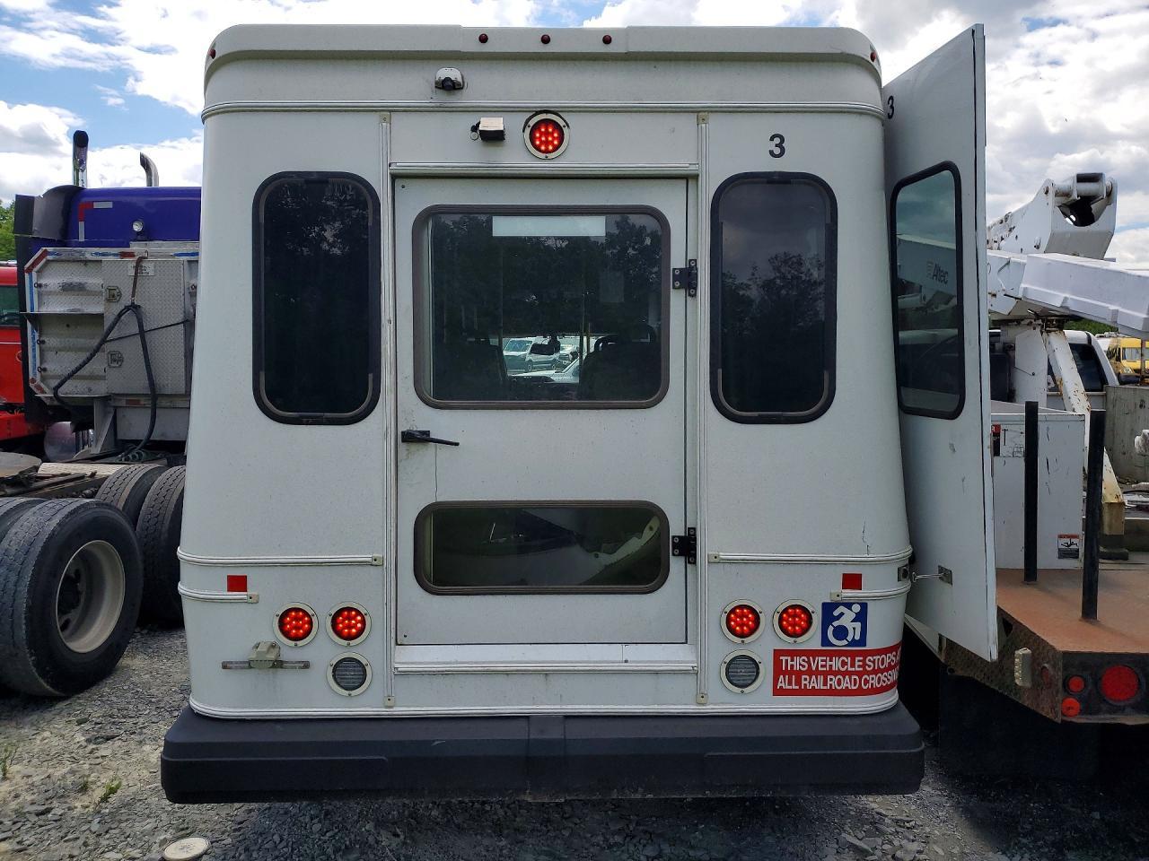 2022 Ford E450 Shuttle Bus