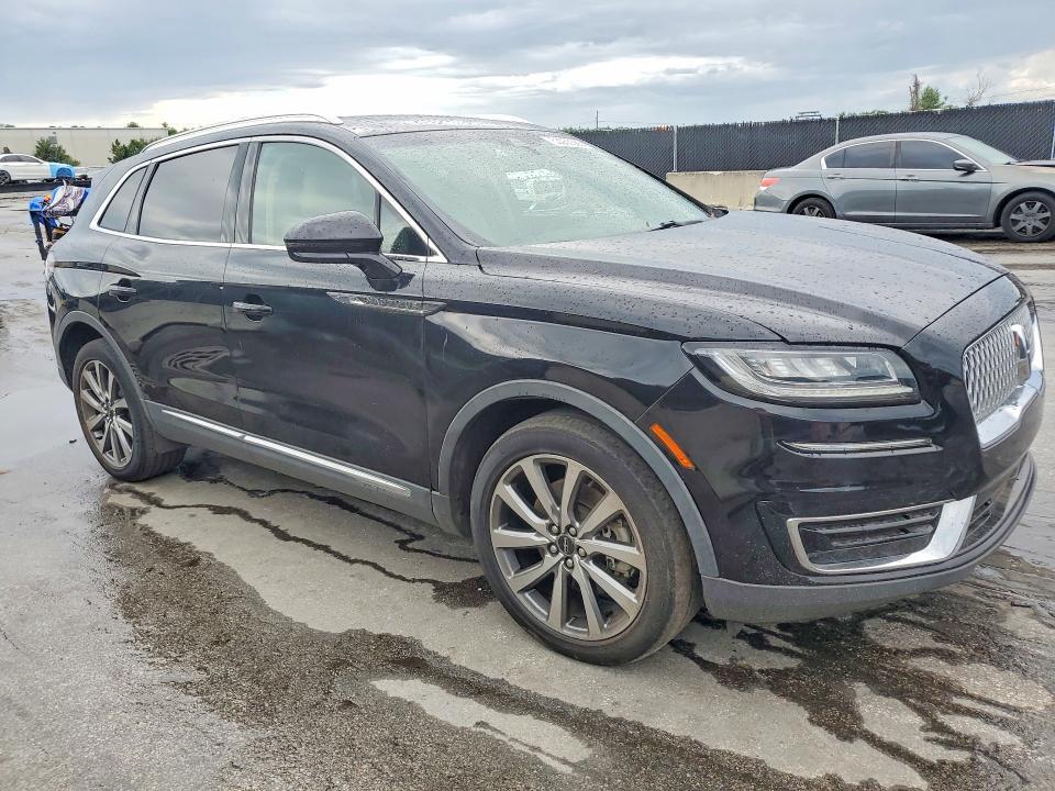 2019 Lincoln Nautilus Select