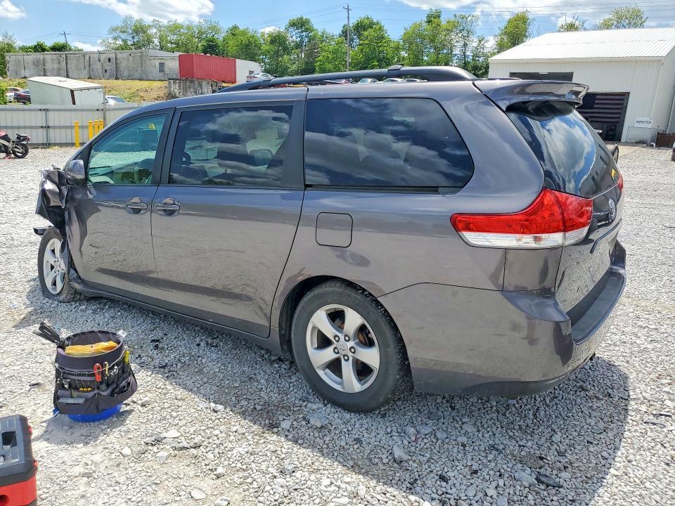 2011 Toyota Sienna le