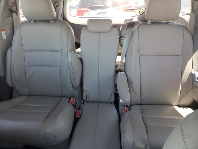 2015 Toyota Sienna xle 8-passenger