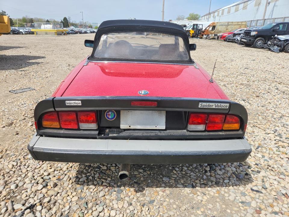 1988 Alfa Romeo Spider Veloce