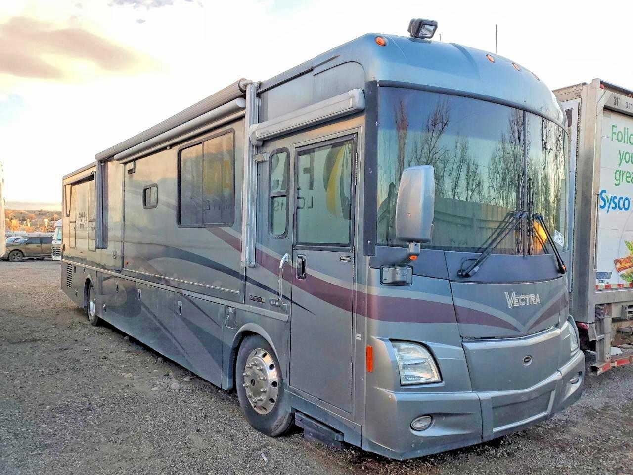 2005 Winnebago Vectra RV