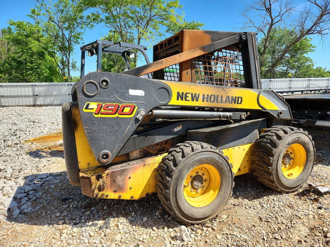 2003 New Holland L190 Skid Steer Loader