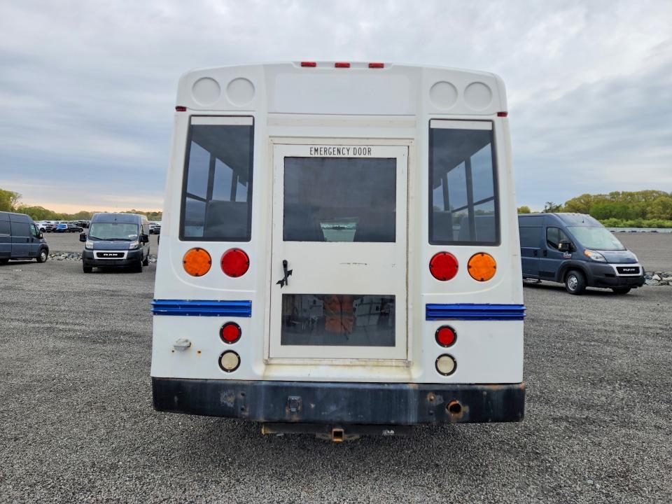 2009 GMC Savana Cutaway G3500