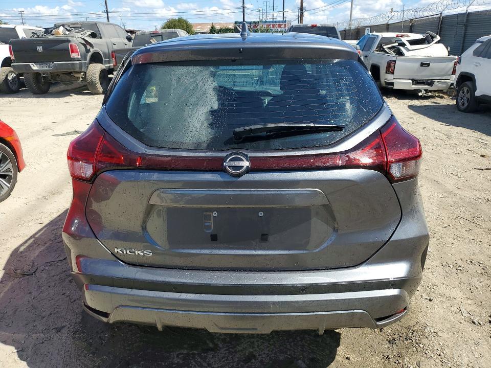 2024 Nissan Kicks s