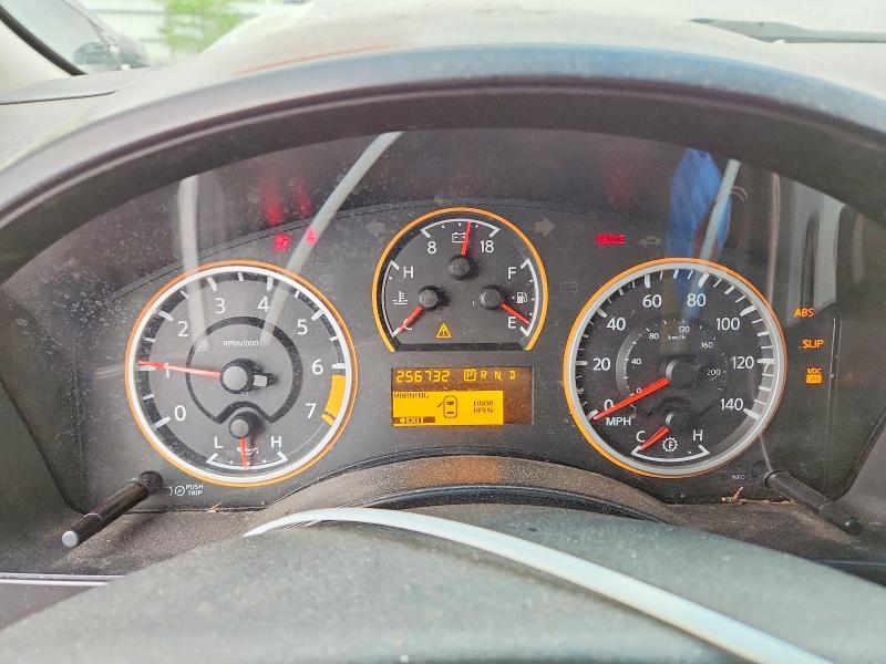 2010 Nissan Titan SE