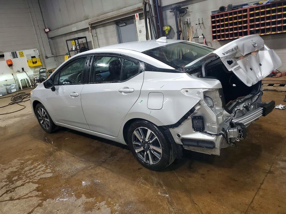 2025 Nissan Versa sv