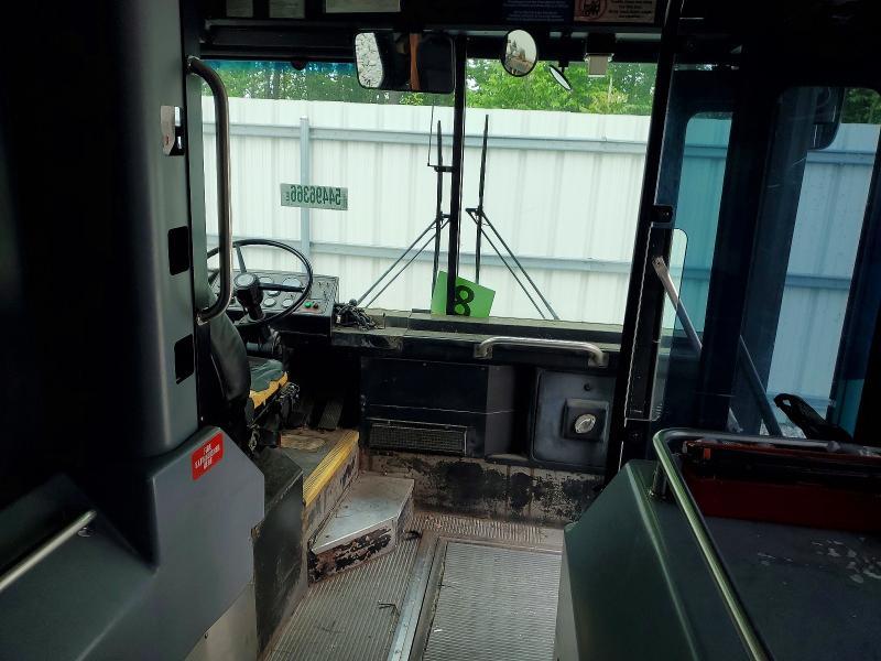 2006 Gillig Transit bus low