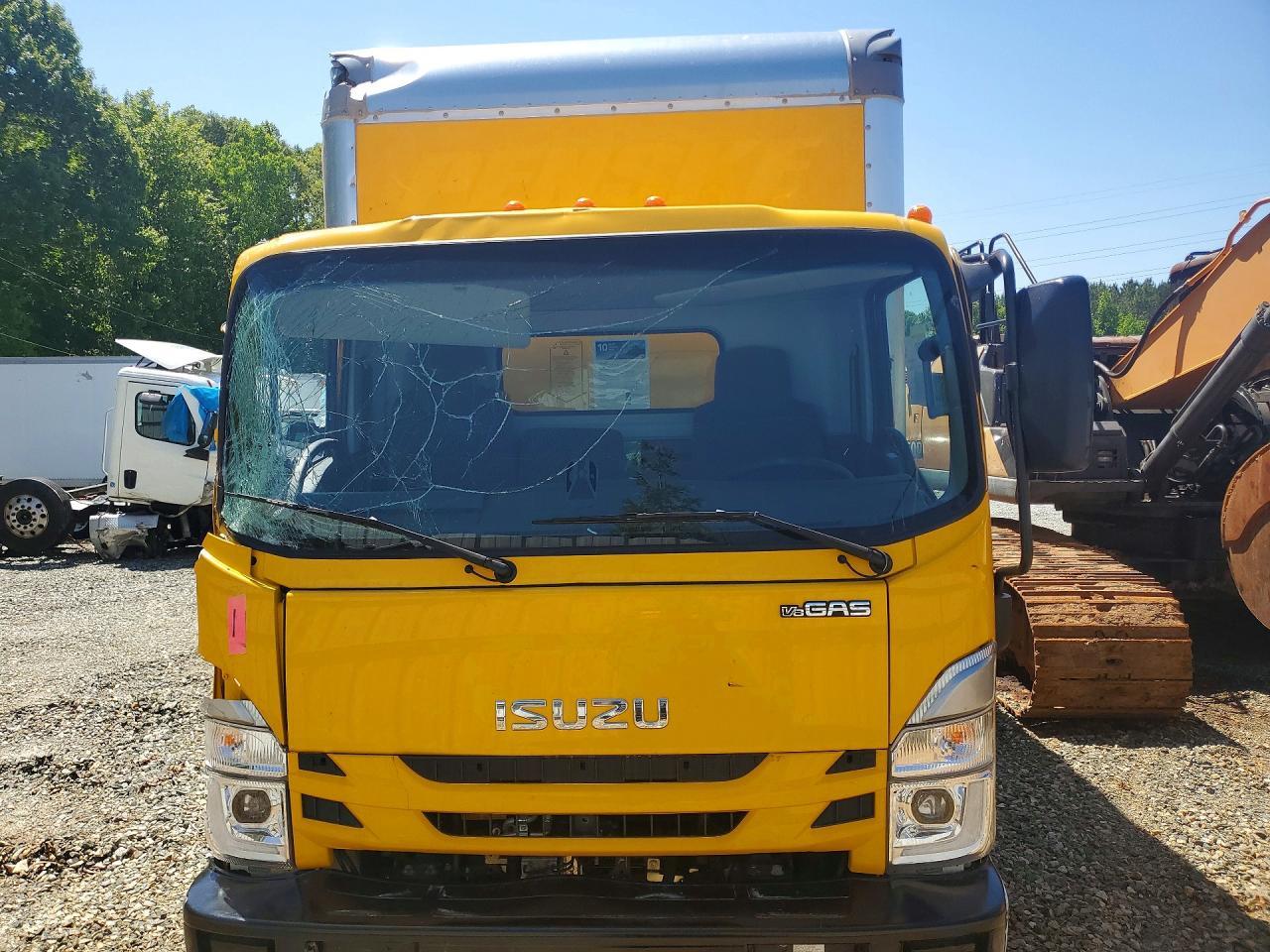 2026 Isuzu NPR HD BOX Truck