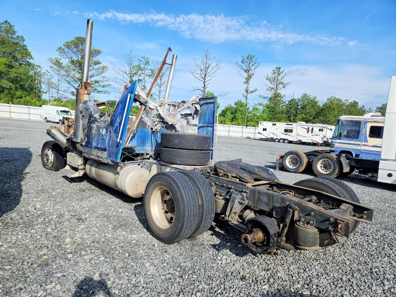 1997 Freightliner FLD120 Semi Truck