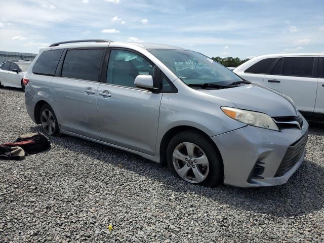 2018 Toyota Sienna le