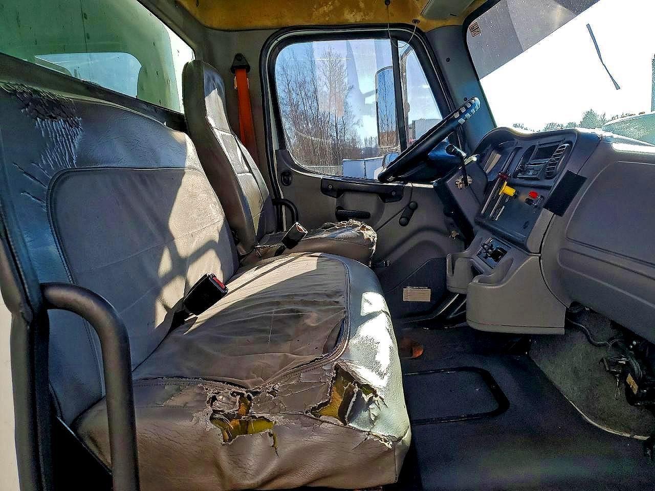 2007 Freightliner M2 106 MED