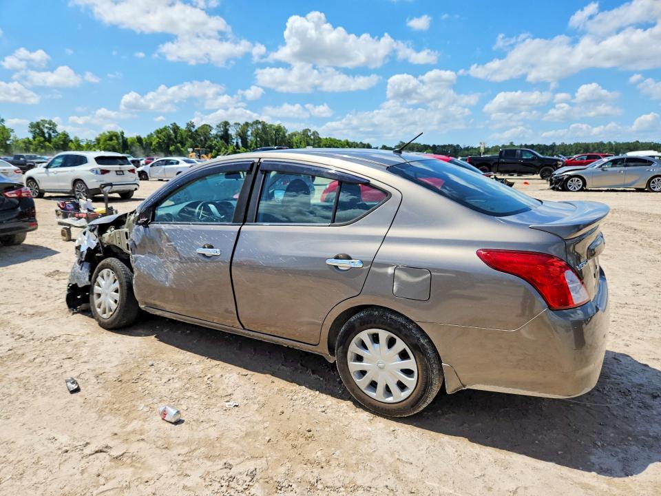 2016 Nissan Versa 1.6 sv