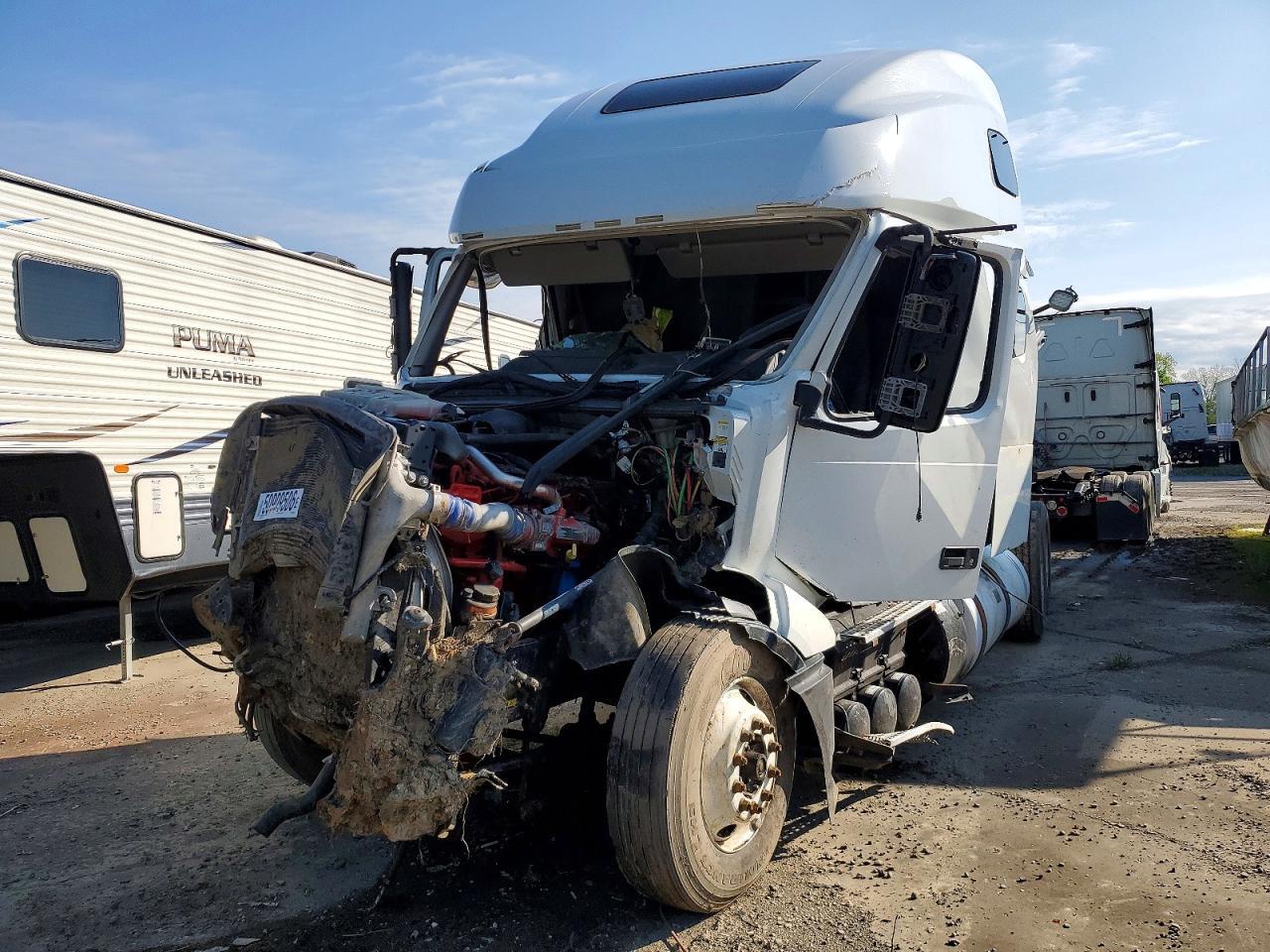 2019 Volv O VNL Semi Truck