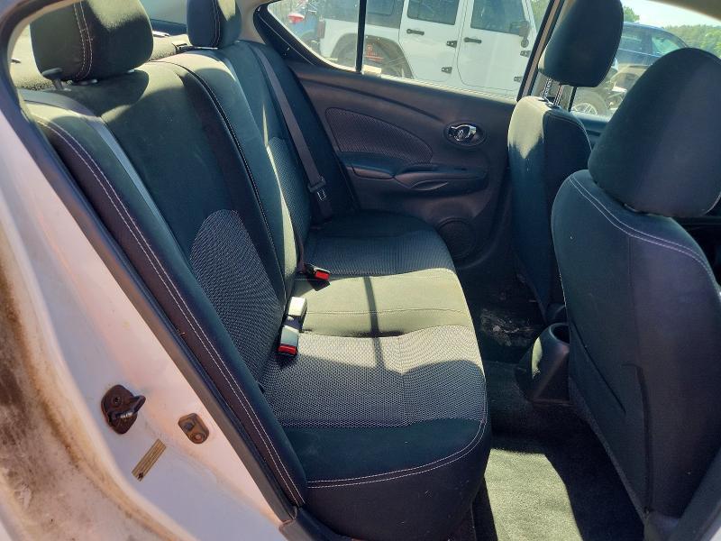 2018 Nissan Versa sv
