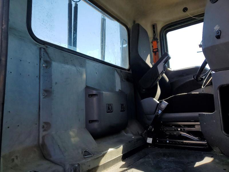 2017 Mack CXU612 Semi Truck