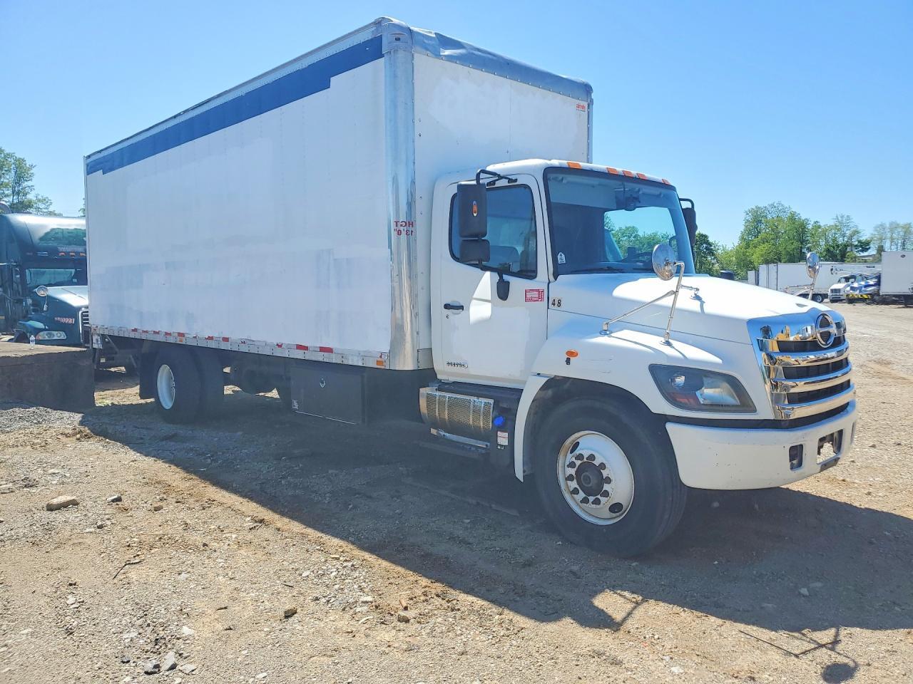 2017 Hino 258/268 BOX Truck