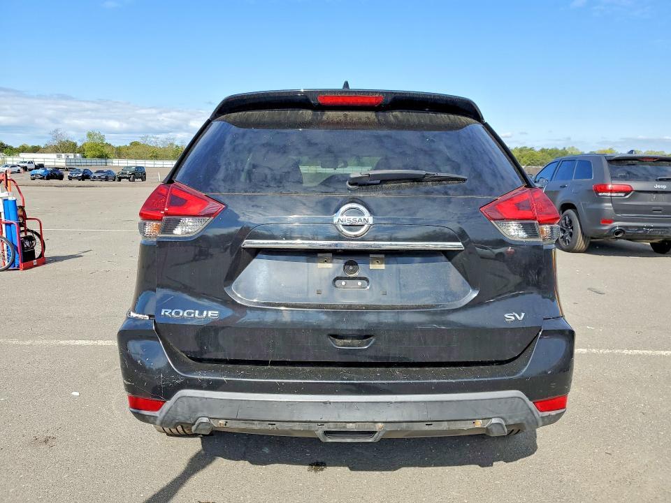 2017 Nissan Rogue sv