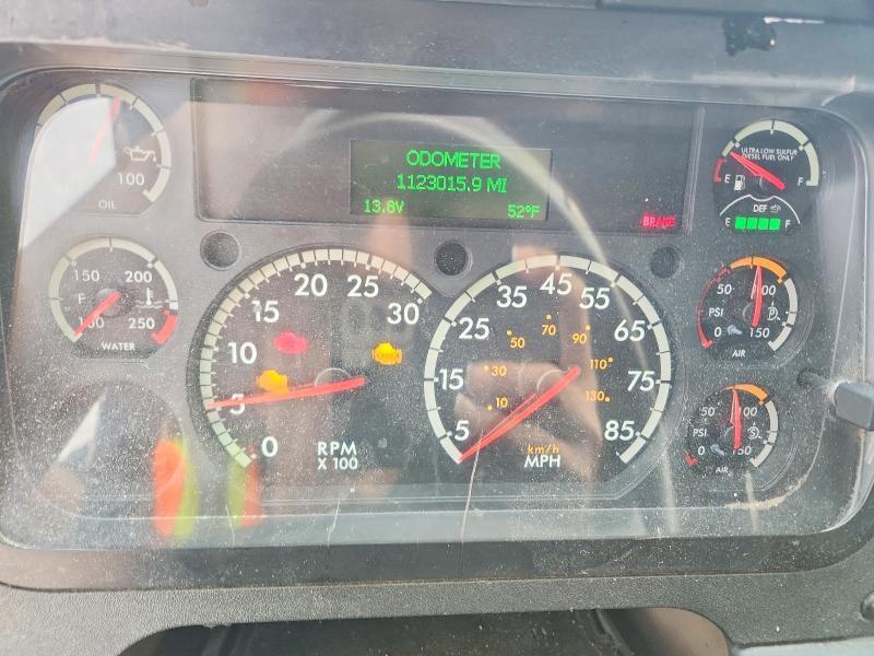 2018 Freigliner 2018 Freightliner Cascadia 125 Semi Truck