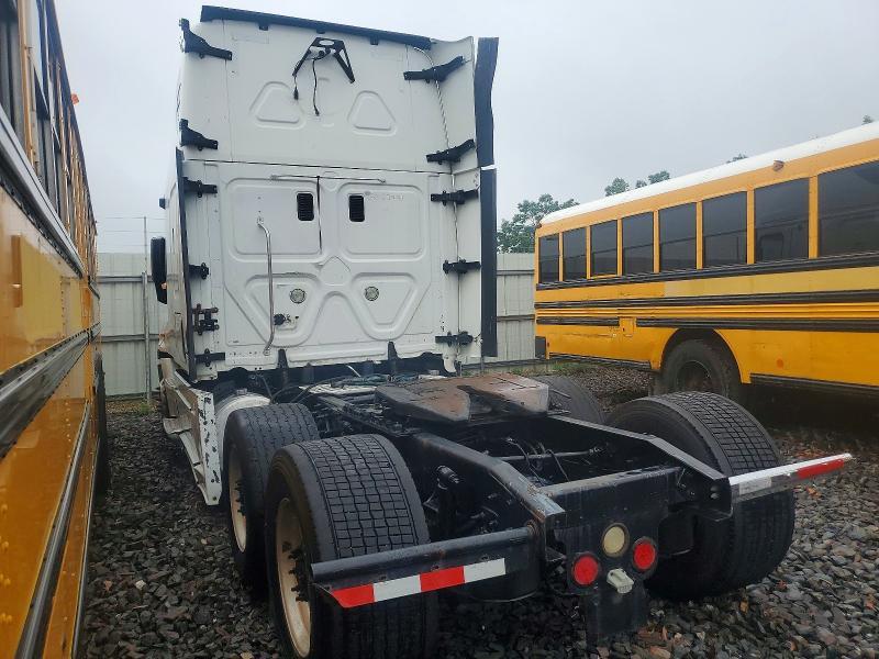 2013 Freightliner Cascadia 125