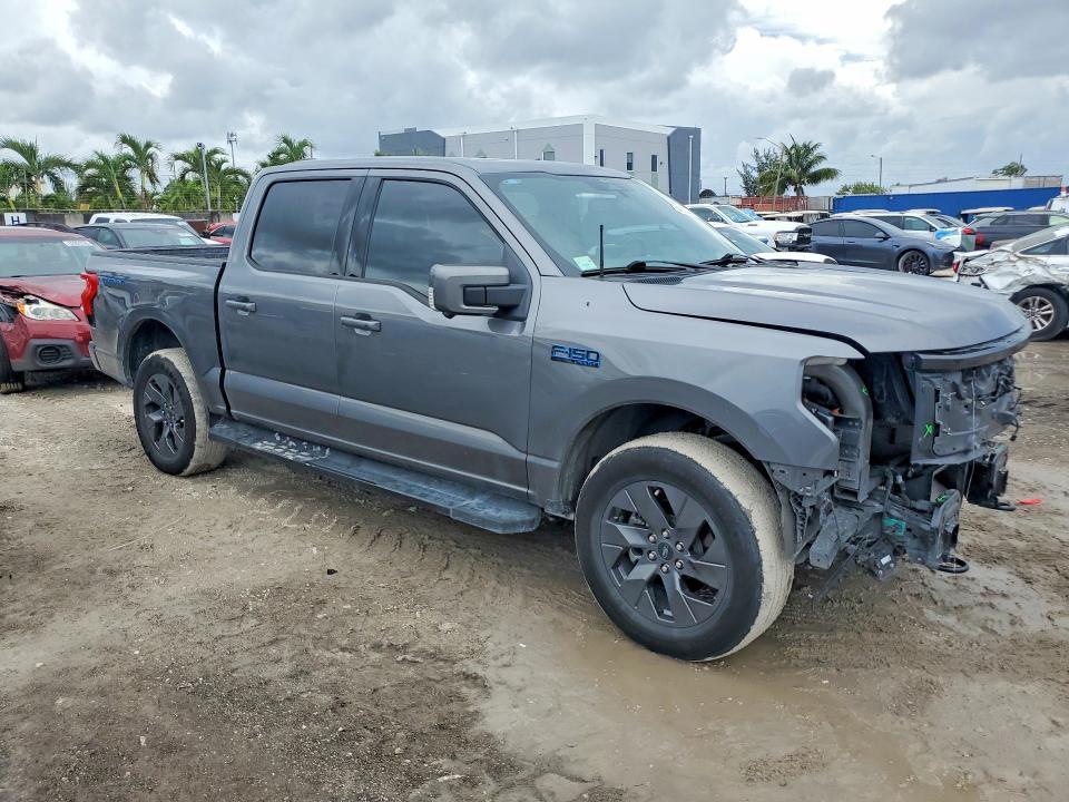 2024 Ford F150 Lightning Lariat