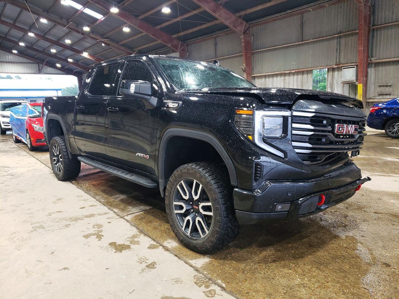 2024 GMC Sierra K1500 AT4
