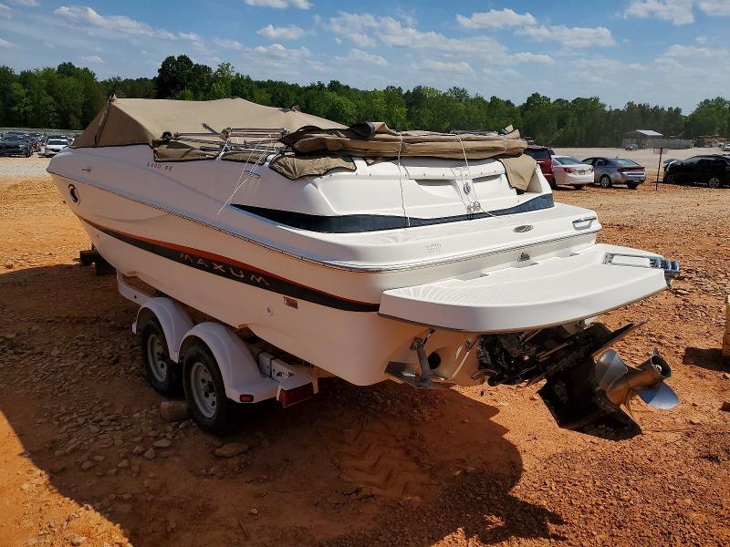 2002 Maxum Boat