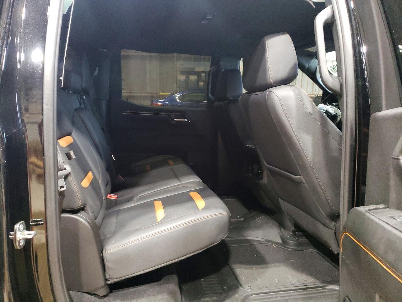 2024 GMC Sierra K1500 AT4