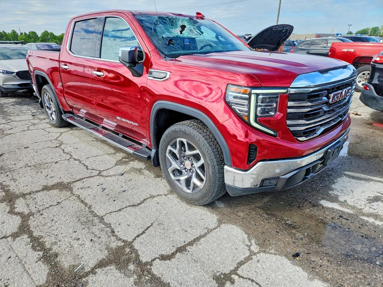 2022 GMC Sierra K1500 SLT