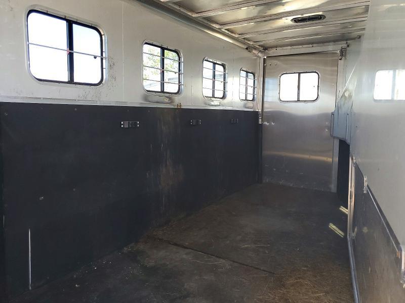 2002 Kiefer Built Inc. 2002 Kiefer Built Horse Trailer