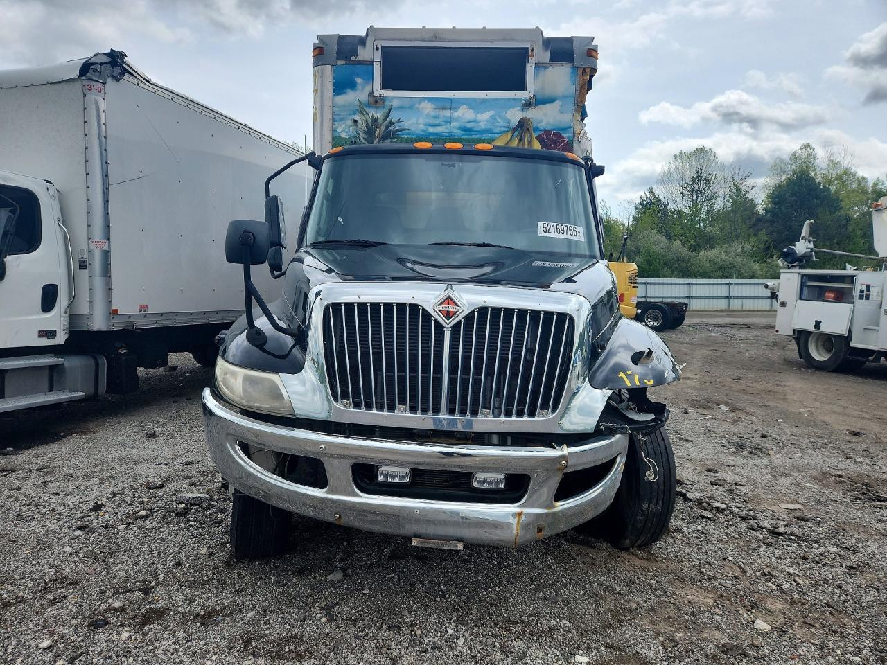 2020 International MV607-BOX Truck